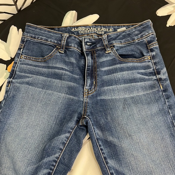 AEO Hi-Rise Jegging Crop Super Stretch Distressed Design Denim Jeans, Size 4 - Picture 8 of 16